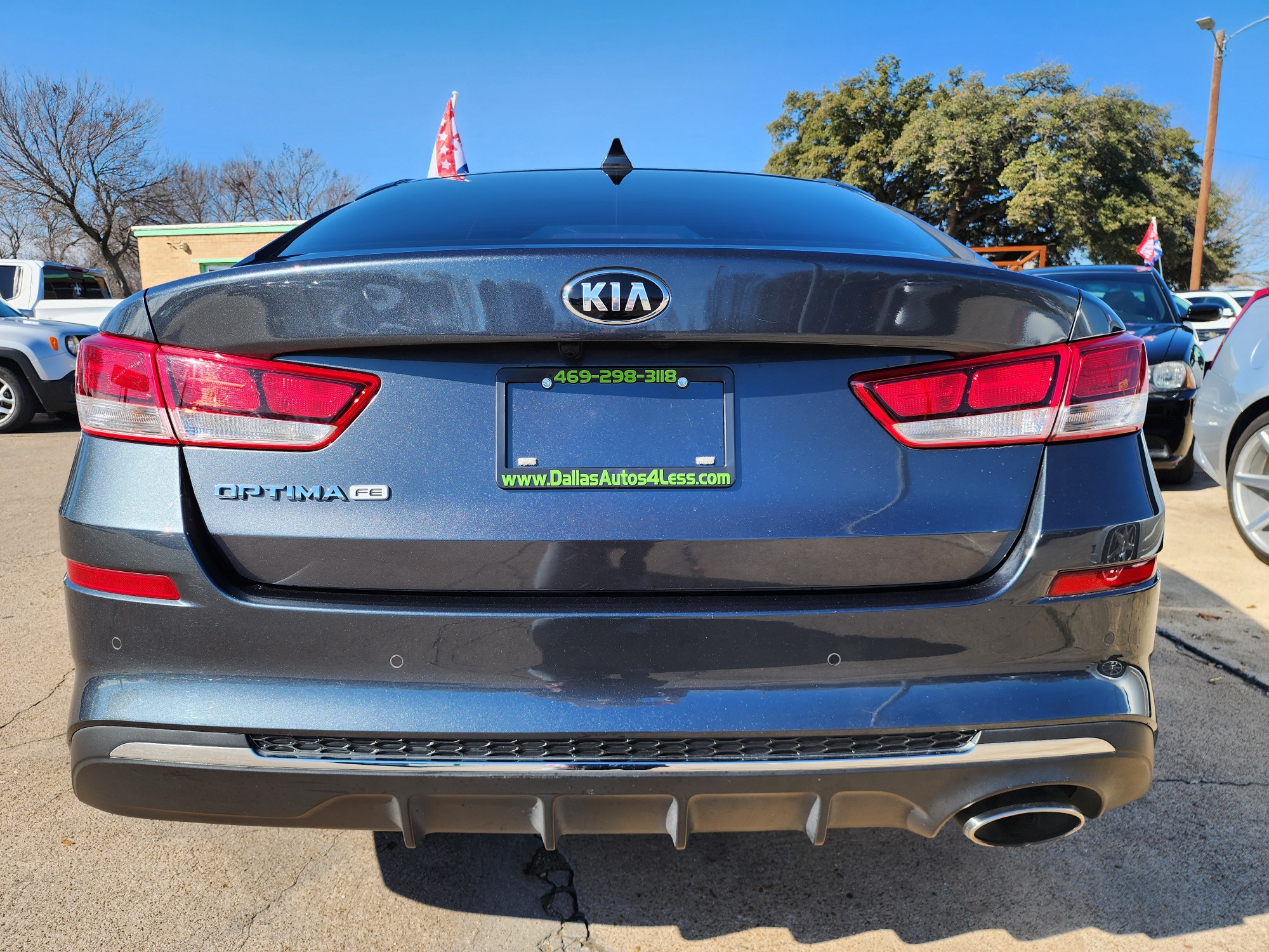 2020 SILVER Kia Optima LX (5XXGT4L39LG) , AUTO transmission, located at 2660 S.Garland Avenue, Garland, TX, 75041, (469) 298-3118, 32.885387, -96.656776 - Welcome to DallasAutos4Less, one of the Premier BUY HERE PAY HERE Dealers in the North Dallas Area. We specialize in financing to people with NO CREDIT or BAD CREDIT. We need proof of income, proof of residence, and a ID. Come buy your new car from us today!! This is a Very clean 2020 KIA OPTIMA - Photo #4